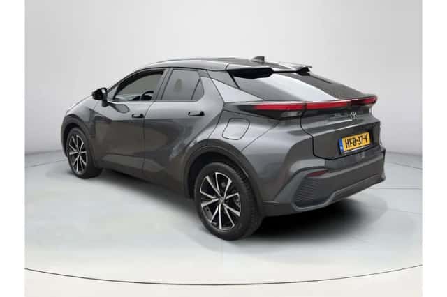 Toyota C-HR (2024) thumbnail 3