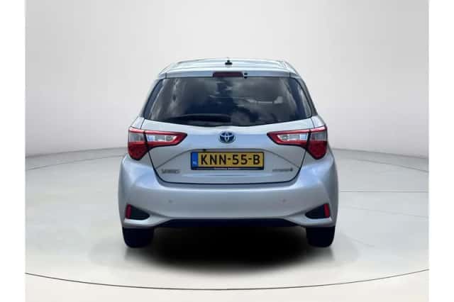 Toyota Yaris (2020) thumbnail 4