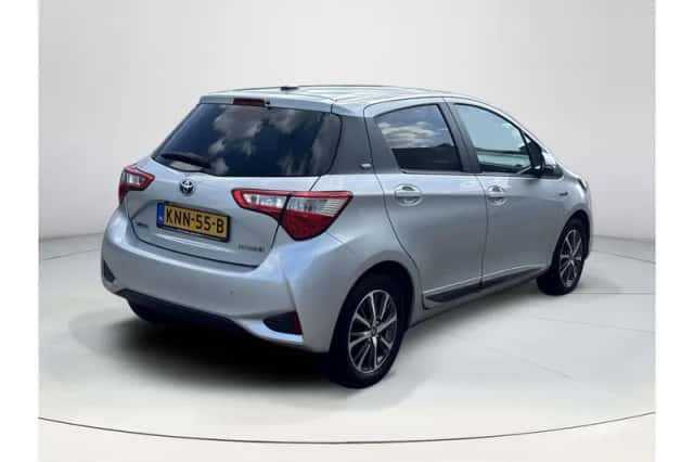 Toyota Yaris (2020) thumbnail 5