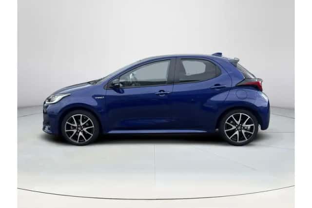 Toyota Yaris (2020) thumbnail 2