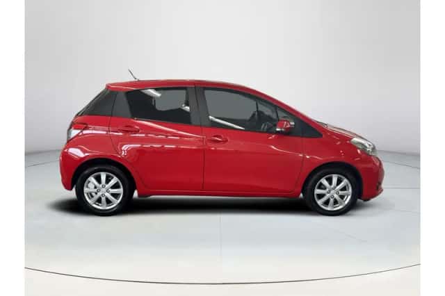 Toyota Yaris (2013) thumbnail 6