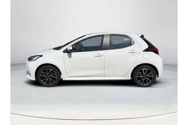 Toyota Yaris (2024) thumbnail 2
