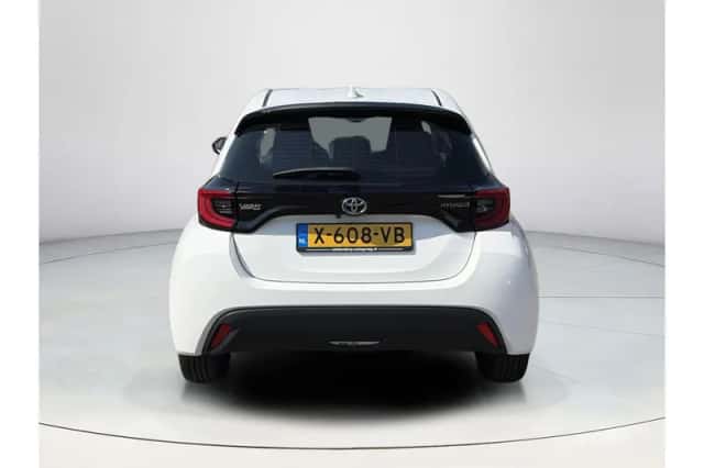 Toyota Yaris (2024) thumbnail 4