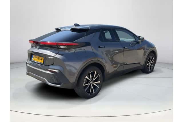 Toyota C-HR (2025) thumbnail 5