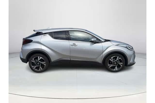 Toyota C-HR (2024) thumbnail 6