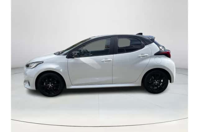 Toyota Yaris (2023) thumbnail 2