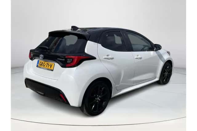Toyota Yaris (2023) thumbnail 5