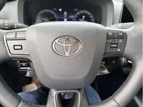 Toyota C-HR (2025) thumbnail 19