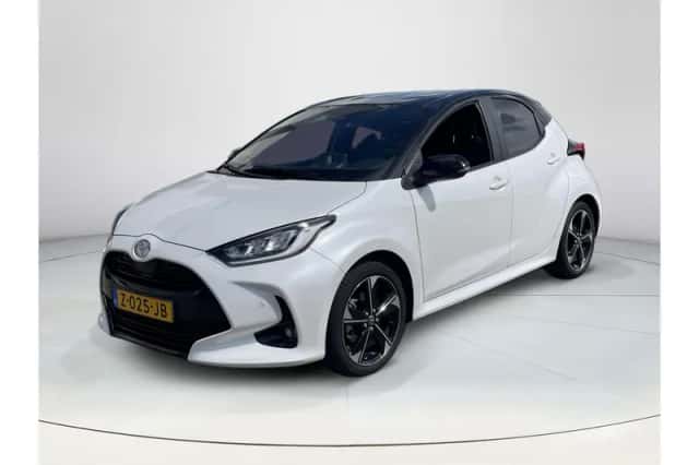 Toyota Yaris (2024) thumbnail 1