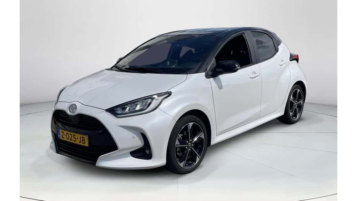 Toyota Yaris (2024) — foto 1