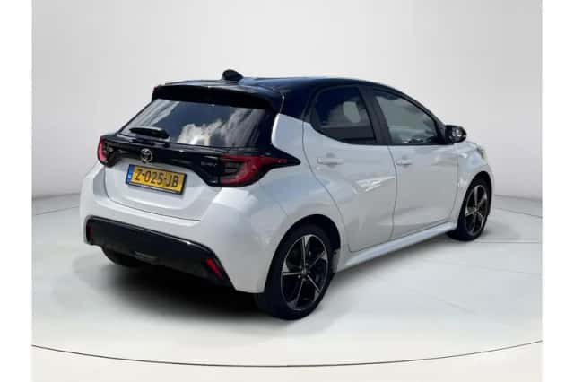 Toyota Yaris (2024) thumbnail 5