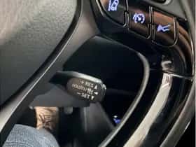 Toyota C-HR (2019) thumbnail 15