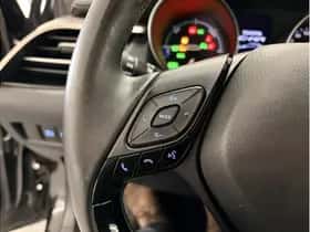 Toyota C-HR (2019) thumbnail 17