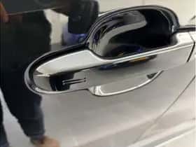 Toyota C-HR (2019) thumbnail 21