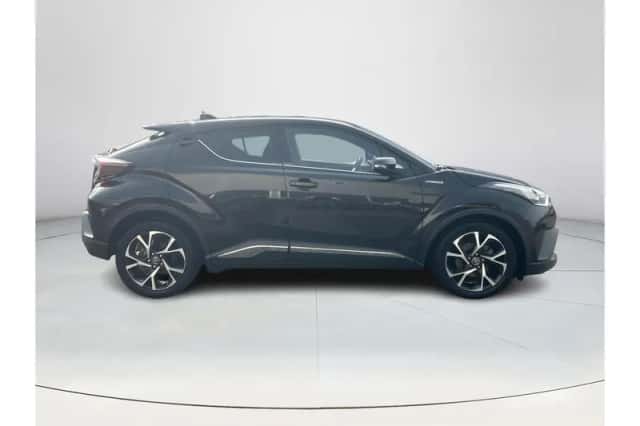 Toyota C-HR (2019) thumbnail 6