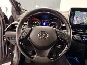 Toyota C-HR (2019) thumbnail 9