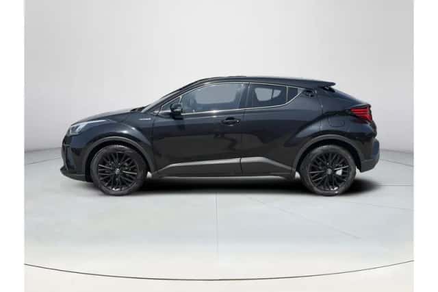 Toyota C-HR (2021) thumbnail 2