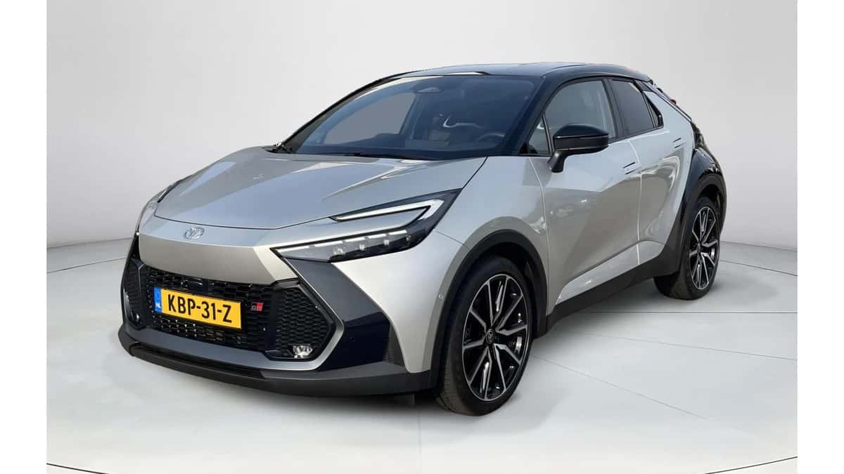 Toyota C-HR (2024) — foto 1