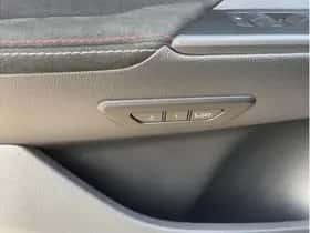 Toyota C-HR (2024) thumbnail 13