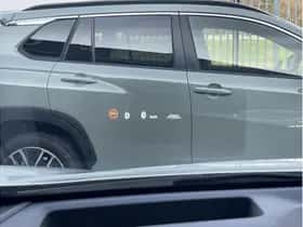 Toyota C-HR (2024) thumbnail 23