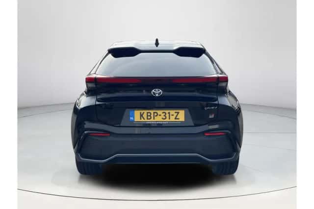 Toyota C-HR (2024) thumbnail 4