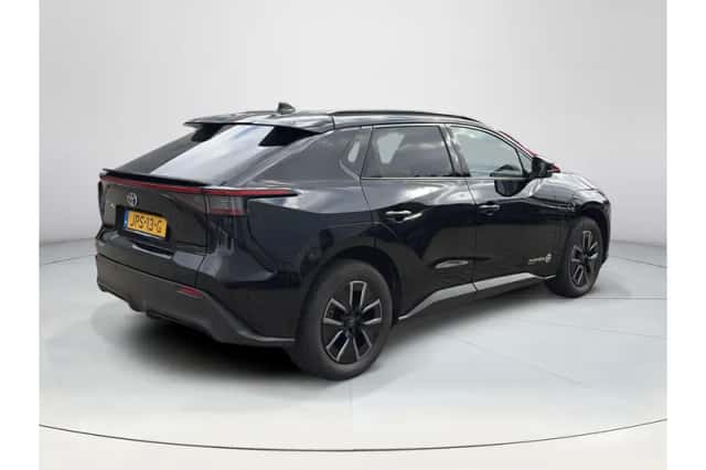 Toyota bZ4X (2025) thumbnail 5