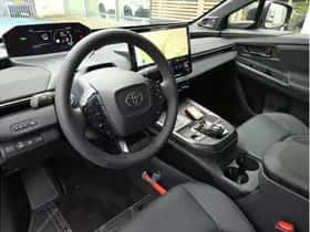 Toyota bZ4X (2025) thumbnail 9