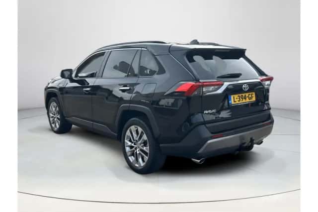 Toyota RAV4 (2021) thumbnail 3