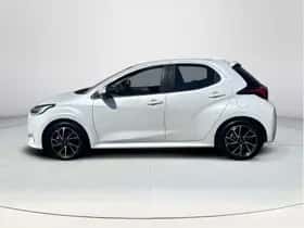 Toyota Yaris (2022) thumbnail 3