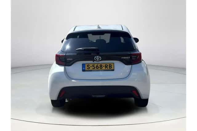 Toyota Yaris (2022) thumbnail 4