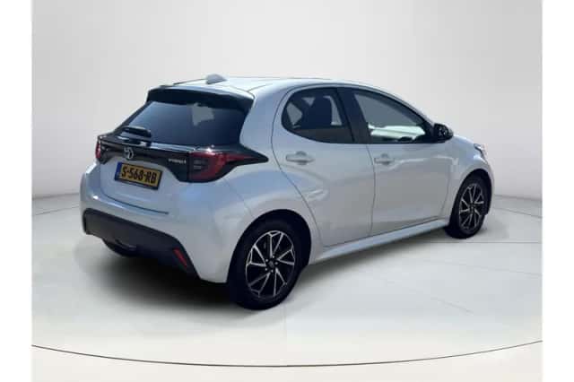 Toyota Yaris (2022) thumbnail 5