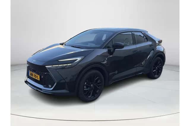 Toyota C-HR (2025) thumbnail 1