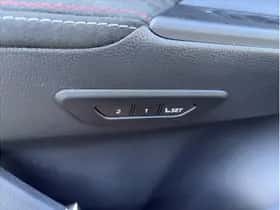 Toyota C-HR (2025) thumbnail 17