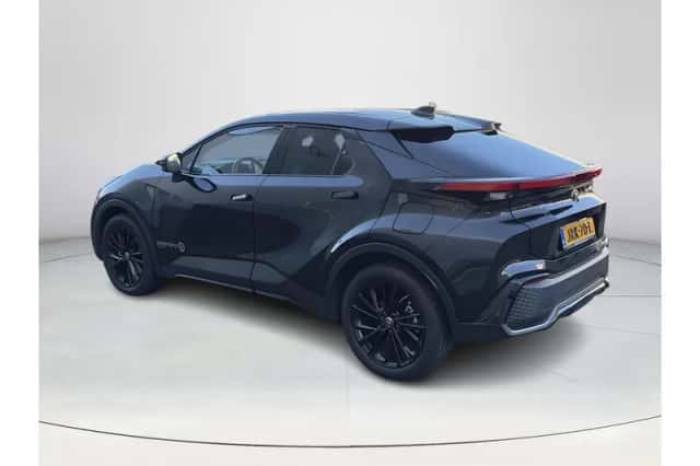 Toyota C-HR (2025) thumbnail 3