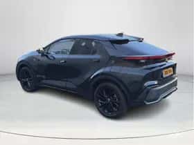 Toyota C-HR (2025) thumbnail 3