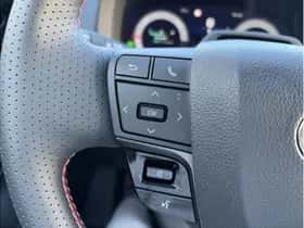 Toyota C-HR (2025) thumbnail 27