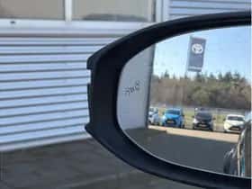 Toyota C-HR (2025) thumbnail 33