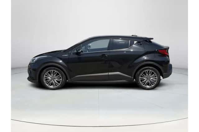 Toyota C-HR (2021) thumbnail 2