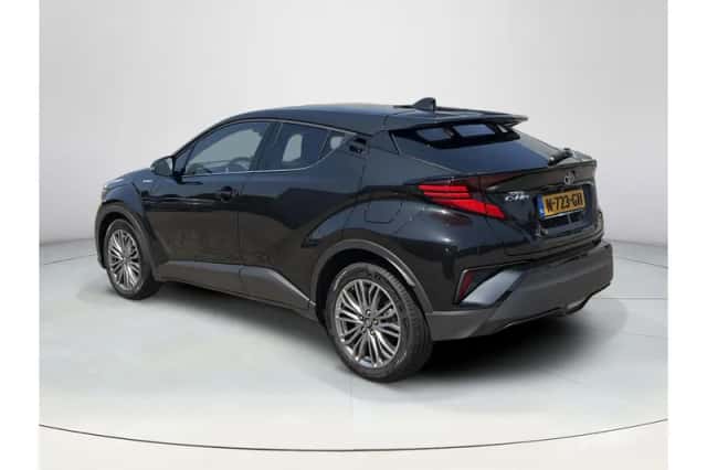 Toyota C-HR (2021) thumbnail 3