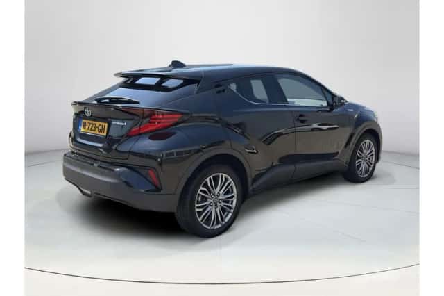Toyota C-HR (2021) thumbnail 5