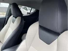 Toyota C-HR (2022) thumbnail 15