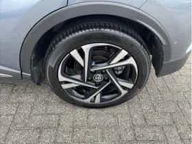 Toyota C-HR (2022) thumbnail 10