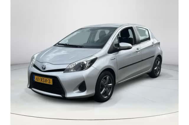 Toyota Yaris (2012) thumbnail 1