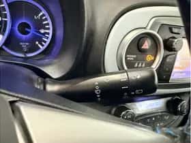 Toyota Yaris (2012) thumbnail 12