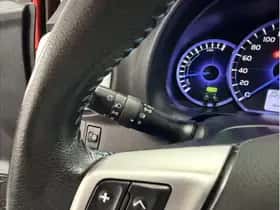 Toyota Yaris (2012) thumbnail 13