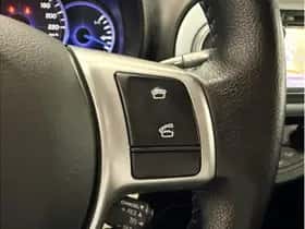 Toyota Yaris (2012) thumbnail 16