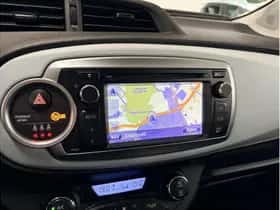 Toyota Yaris (2012) thumbnail 18