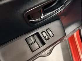 Toyota Yaris (2012) thumbnail 23