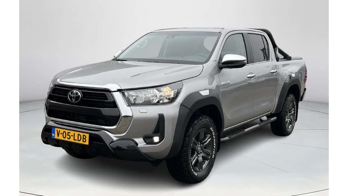 Toyota Hilux (2024) — foto 1