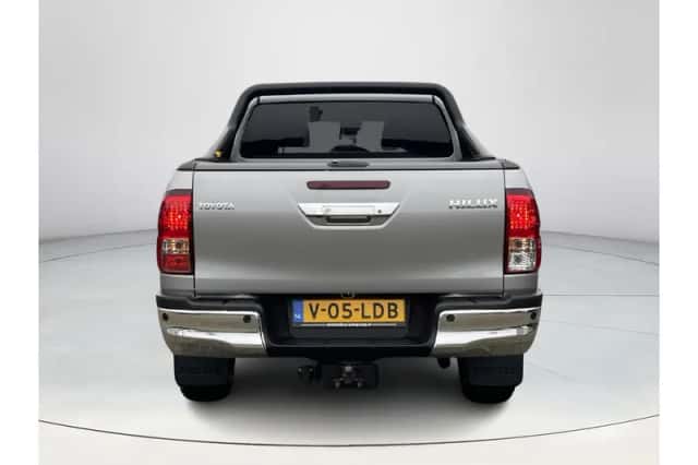 Toyota Hilux (2024) thumbnail 4